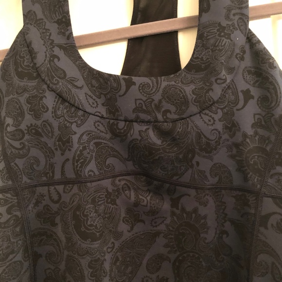 Lululemon Scoop Neck Tank - Picture 3 of 4
